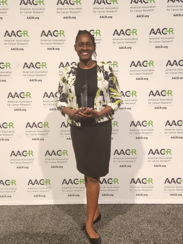 Dr. Natalie Greaves with AC3 Award